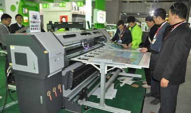 الصين لفة للفة الأشعة فوق البنفسجية آلة الطباعة، آلة CMYK الأشعة فوق البنفسجية مسطحة الطباعة المزود